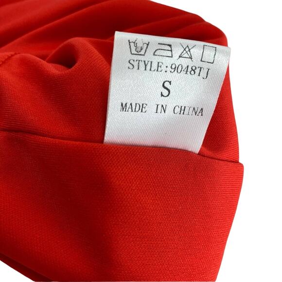 Avec Red 1 piece Sleeveless JumpSuit Pantsuit Crochet Insert Trim Small NWOT - Picture 10 of 11